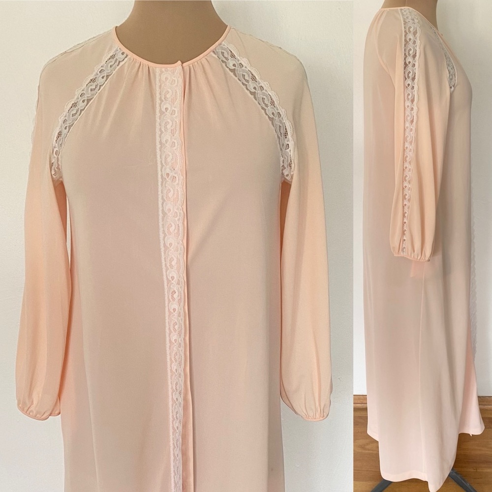 Vintage 60s GOSSARD ARTEMIS Peach Nylon Bathrobe *Medium* Lace Long Loungewear